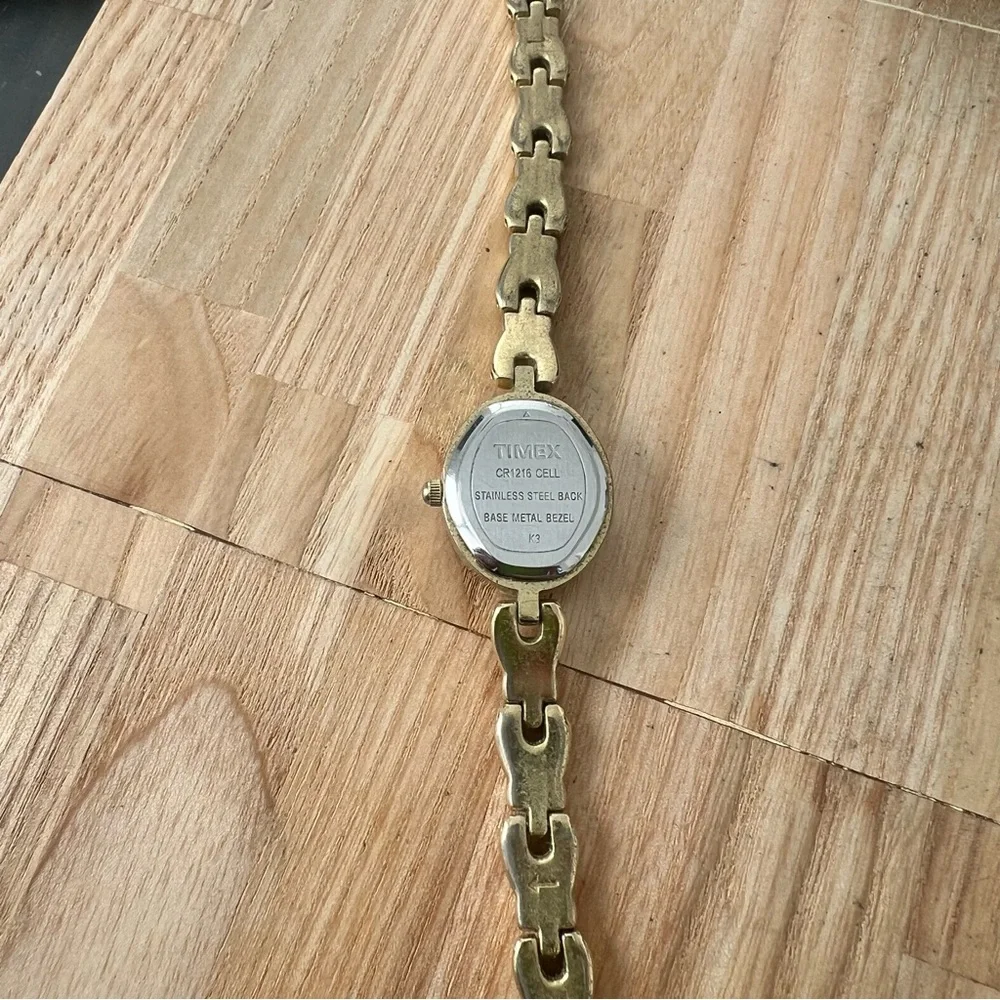 Timex essentials ladies oval gold tone bracelet watch NEW BATTERY